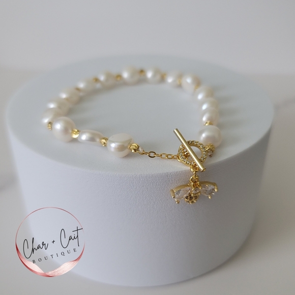 Freshwater Pearl Bracelet with Bee Charm - Picture 1 of 7
